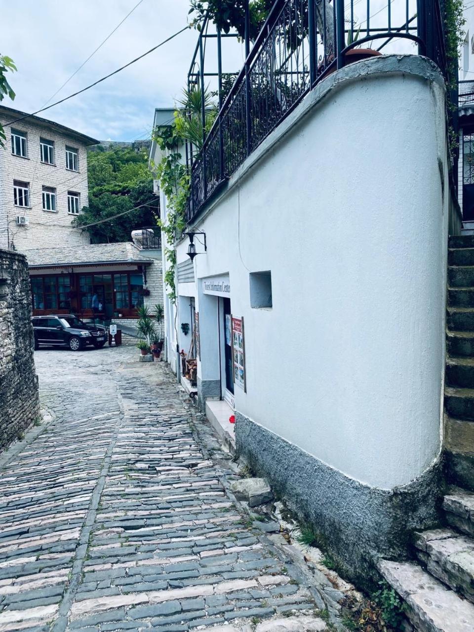 Hida Guest House Gjirokaster Exterior photo